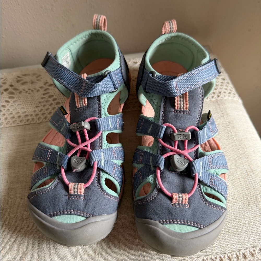 KEEN Seacamp I| CNX
Outdoors Waterproof Sandals
Girls US 3 Rubber Sole